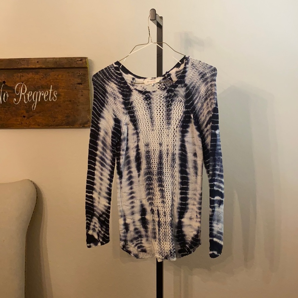 Vince Camuto oversized black and white knitted sweater